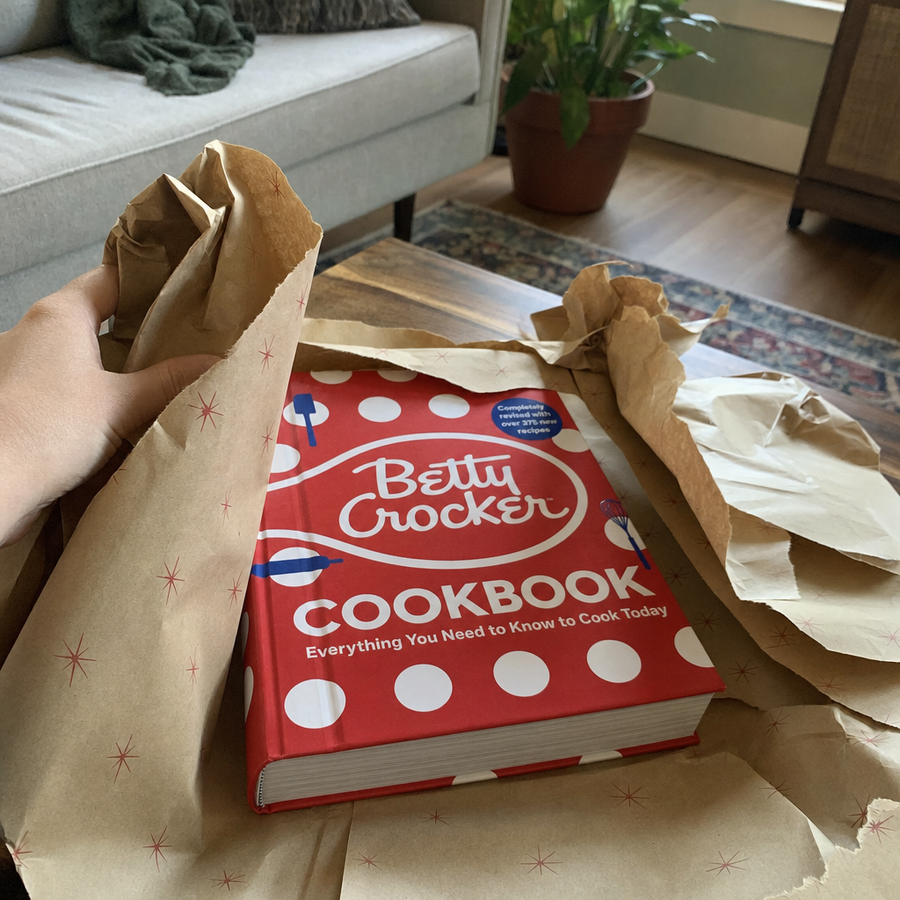 Betty Crocker lifestyle illustration: gift unwrapping